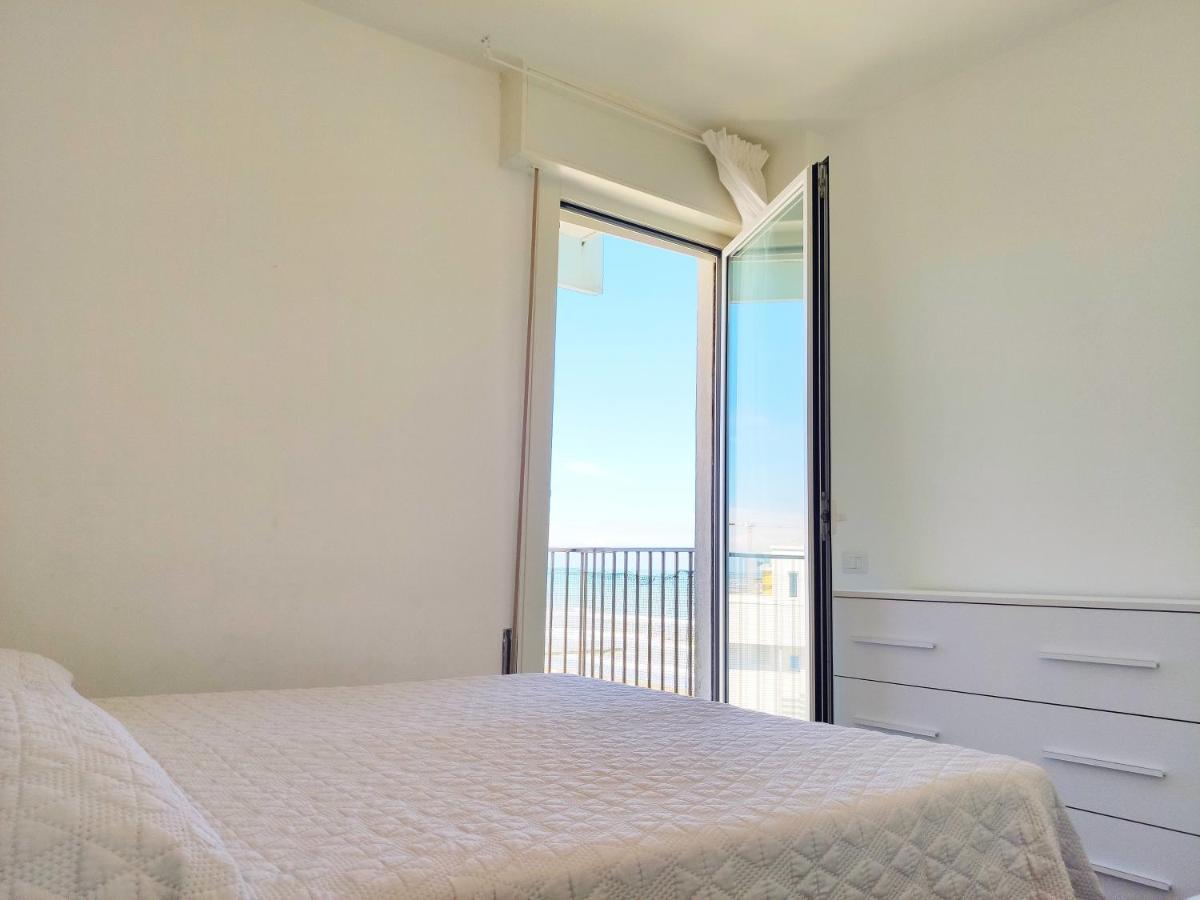 リド・ディ・イエゾロ La Torre - Frontemare - Immobil Relaxヴィラ エクステリア 写真